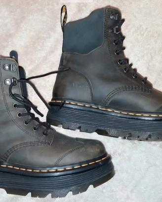 Dr. Martens Combs Tech