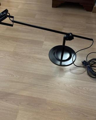 Lampada da tavolo artemide sintesi