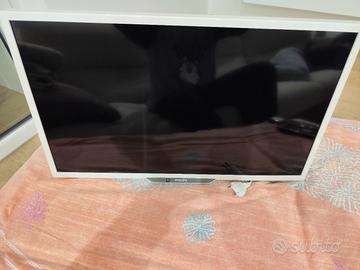 TV led bianca Philips 28 pollici.