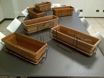 Set vasi con relativo appendino per ringhiera