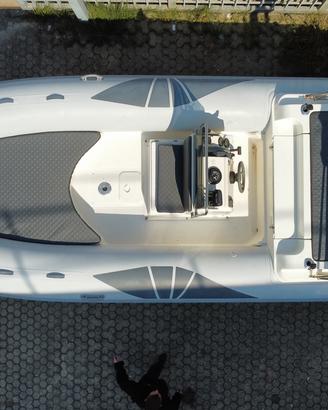 GOMMONE TRIDENT 7 metri + motore + carrello