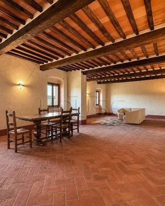 Casa indipendente di 250 m² con più di 5 locali e 
