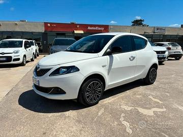 Lancia Ypsilon 1.0 FireFly 5 porte S&S Hybrid Gold