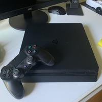 PlayStation 4 *COME NUOVA* + due giochi