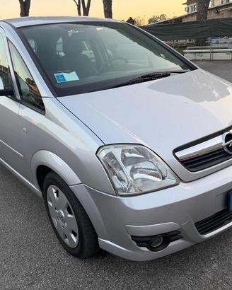 OPEL Meriva 1.4 16V Club senza nessun lavoro da