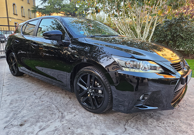 LEXUS CT200h blackstreet