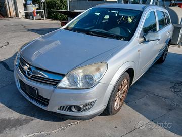 Ricambi usati per Opel Astra 1.6 16V Z16XER 2008