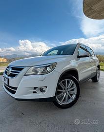 Volkswagen Tiguan 2.0 TDI DPF 4MOTION DSG Sport & 