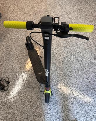 Monopattino Nilox M1 (con Caricabatterie)
