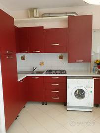 Cucina colore bordeaux