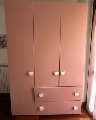 Armadio per cameretta rosa a 3 ante con cassetti