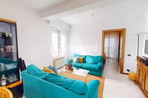 2 locali con basse spese completamente ristruttura