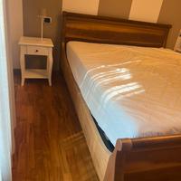 Letto matrimoniale artigianale in legno massello