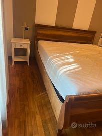 Letto matrimoniale artigianale in legno massello