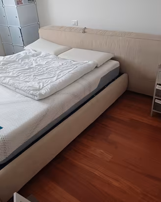 Letto matrimoniale con contenitore