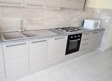 Cucina Lineare 3,80 mt NUOVA con Elettrodomestici