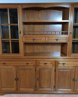Credenza interamente artigiale