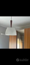 Lampadario vetro satinato acciso e legno