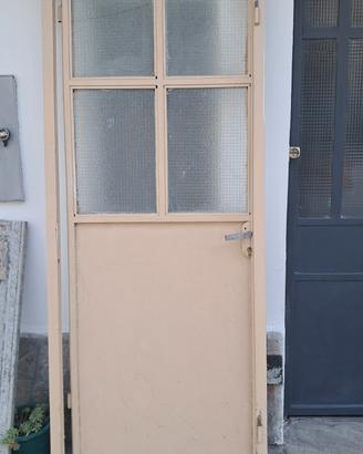 PORTA IN FERRO CON VETRO