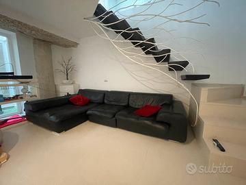 Divano in vero cuoio