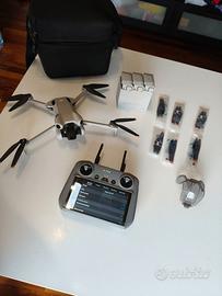 Drone DJI Mini 4 Pro Combo con telecomando rc2