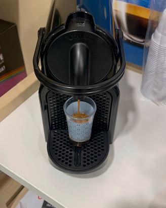 PARI AL NUOVO MACCHINA CAFFÈ NESPRESSO INISSIA