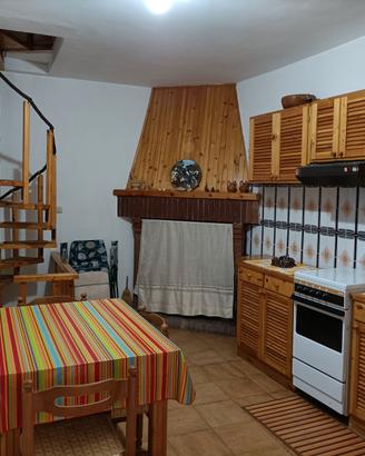 Appartamento con entrata indipendente su tre piani