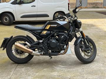 Moto Brixton Crossfire 500 - 2.400 km