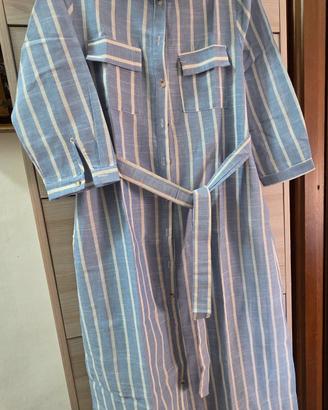 Vestito a righe azzurro e bianco