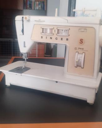 Macchina da cucire elettrica SINGER 740