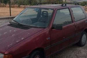 Auto fiat uno