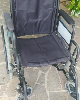 Sedia a rotelle per anziani o disabili
