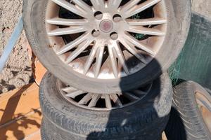 Gomme usate con cerchio