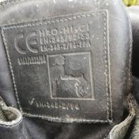 Scarponi anfibi con puntale di sicurezza