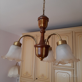 Lampadario in legno