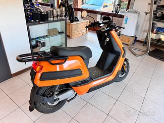 Scooter NIU NQi-GT Cargo Extended Range 100km