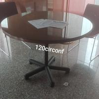 tavolo marrone e nero