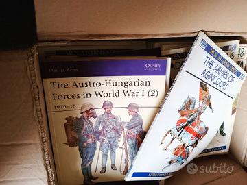 Storia militare e uniformi-Lotto +di 200 fascicoli