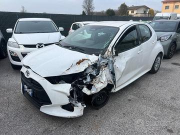 TOYOTA Yaris 1.5 Hybrid 5 porte