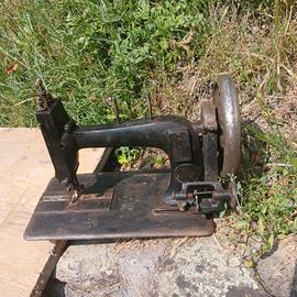 macchina da cucire antica 