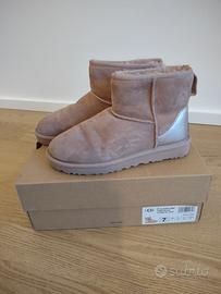 Ugg scarpe risa antico 