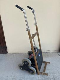 Carrello saliscale a batteria