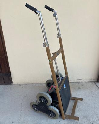 Carrello saliscale a batteria