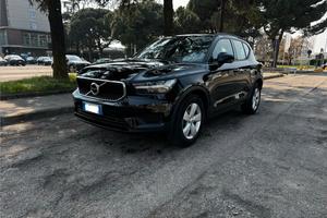 Volvo Xc40 momentum core T2 con 62.000km