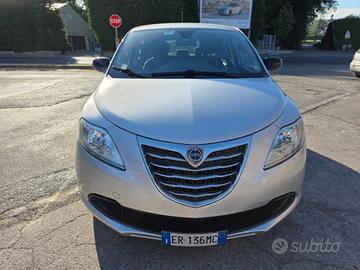 Lancia Ypsilon 1.2 69 CV Unyca