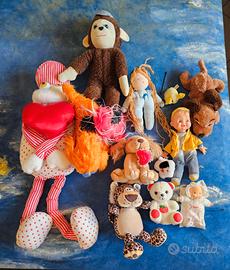 Lotto di peluche e bambole n. 13 pezzi
