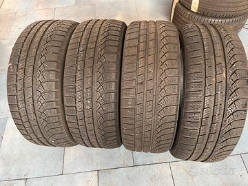 Pneumatici invernali pirelli 235 50 R19