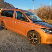 VW Caddy Maxi 2.0 TDI 122 cv DSG 5 posti km 25.000