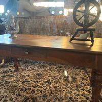 Tavolo da pranzo con cassetto