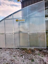 serra con testate in policarbonato 